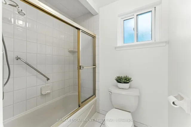 Additional image 20 of 51 Pleasant Ave