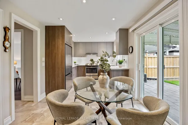 Additional image 17 of 8 Buttercup Crt