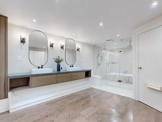 Additional image 38 of 124 Lawrence Ave