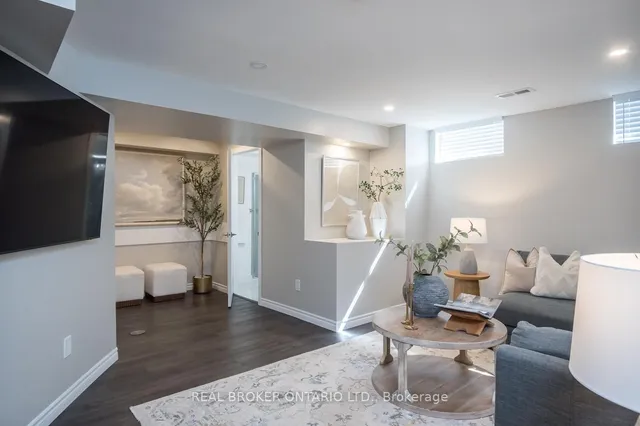 Additional image 31 of 90 Raymond Rd Unit 28