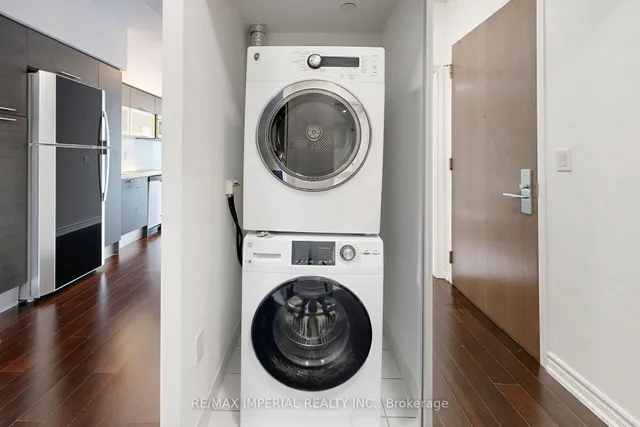 Additional image 30 of 386 Yonge St Unit 4801