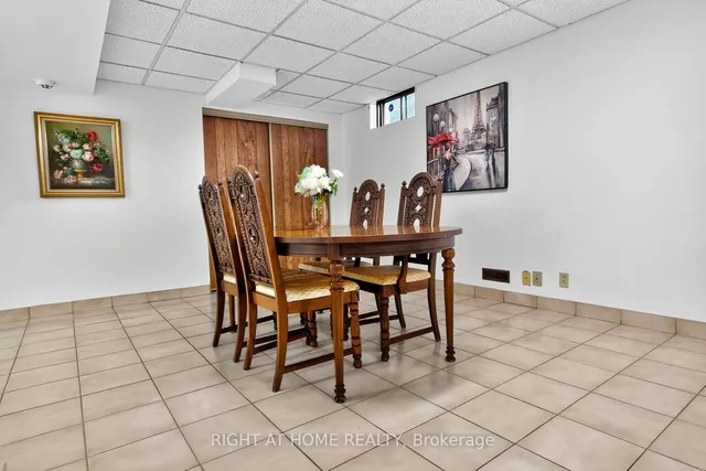 Additional image 29 of 1084 Grandeur Cres