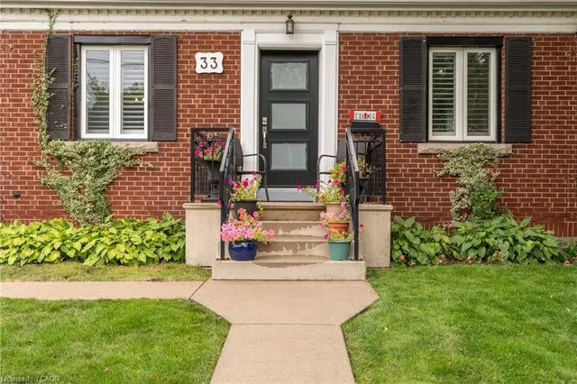 Additional image 4 of 33 East 12th St