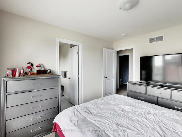 Additional image 27 of 19 PICARDY Dr Unit 23