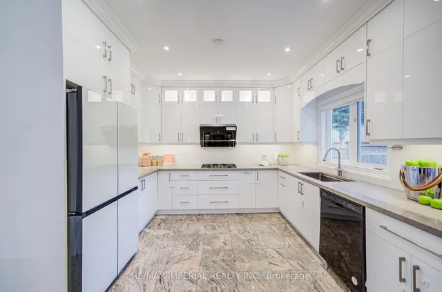 Additional image 17 of 206 Hollywood Ave