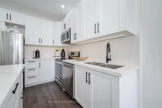 Additional image 16 of 700 Humberwood Blvd Unit PH21