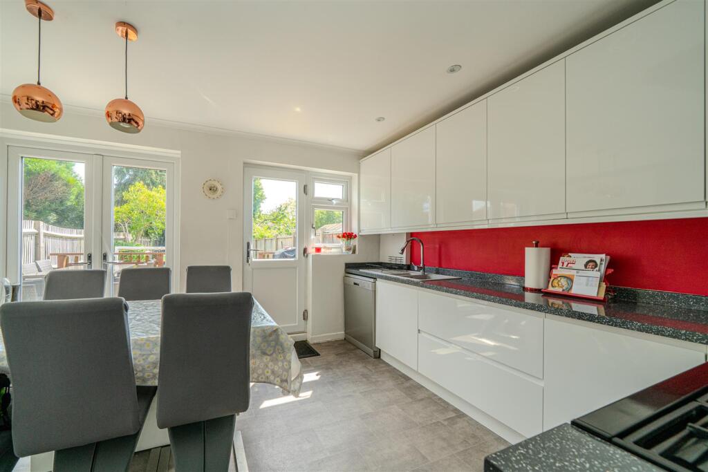 Additional image 5 of Broad Acres, Hatfield