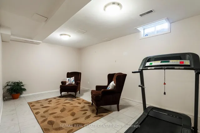 Additional image 28 of 10 Cadham Blvd Unit 37