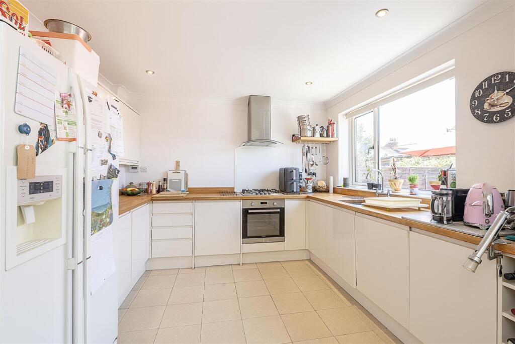 Additional image 3 of Jubilee Avenue, London Colney, St. Albans