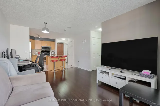 Additional image 14 of 17 Michael Power Pl Unit 814