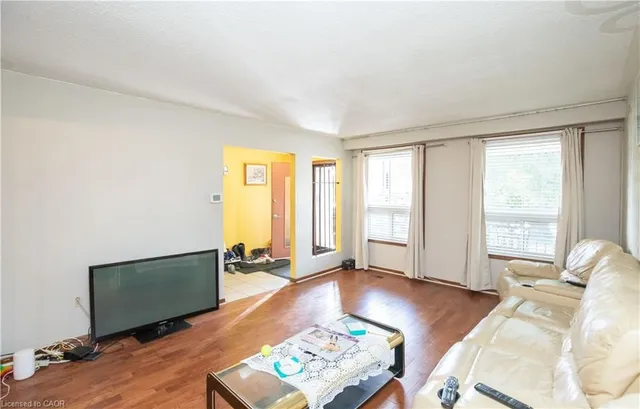 Additional image 11 of 185 Lavina Cres