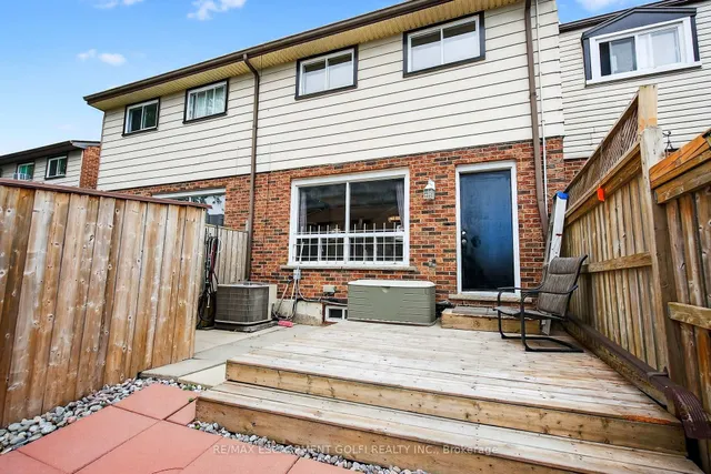 Additional image 20 of 75 Berkindale Dr Unit 95