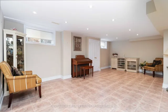 Additional image 23 of 39 Saint Hubert Dr