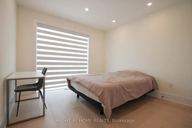 Additional image 22 of 584 WALKERS Line