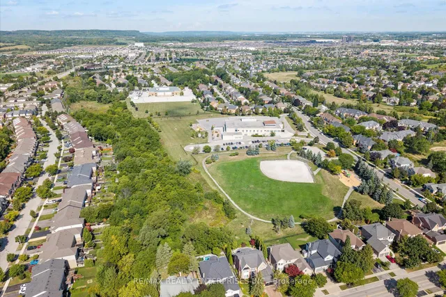 Additional image 39 of 2055 Walkers Line Unit 206