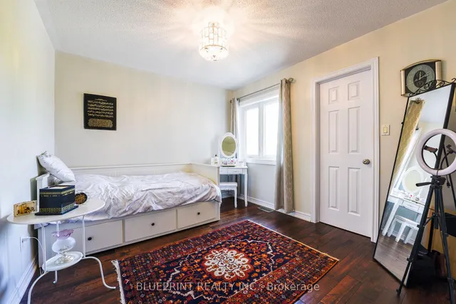 Additional image 28 of 812 Knotty Pine Grve