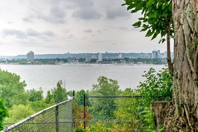 Additional image 49 of 636 WEST OVAL Dr