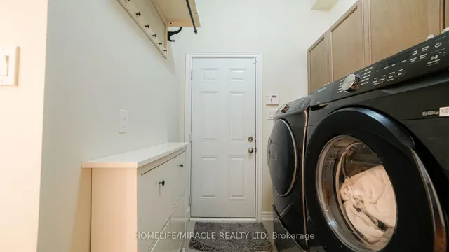 Additional image 18 of 86 JUNETOWN Circ