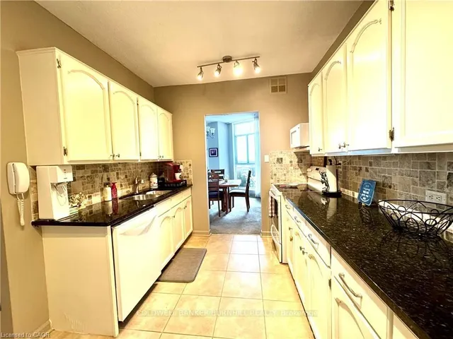 Additional image 44 of 5250 Lakeshore Rd Unit 1708