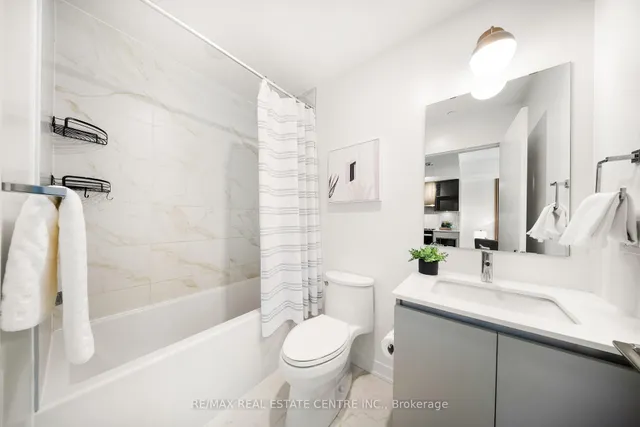 Additional image 17 of 405 Dundas St Unit 813