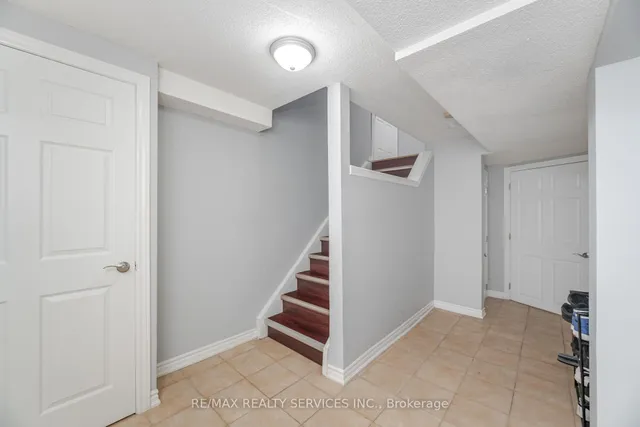 Additional image 38 of 27 Hardgate Cres