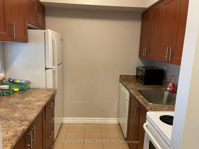 Additional image 13 of 633 Bay St Unit 1222