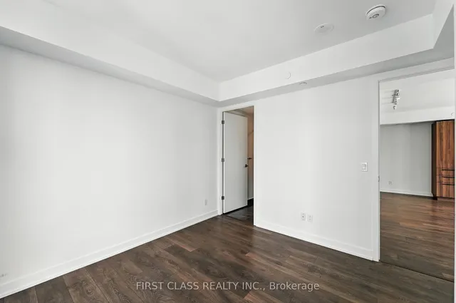 Additional image 20 of 501 Yonge St Unit 1802