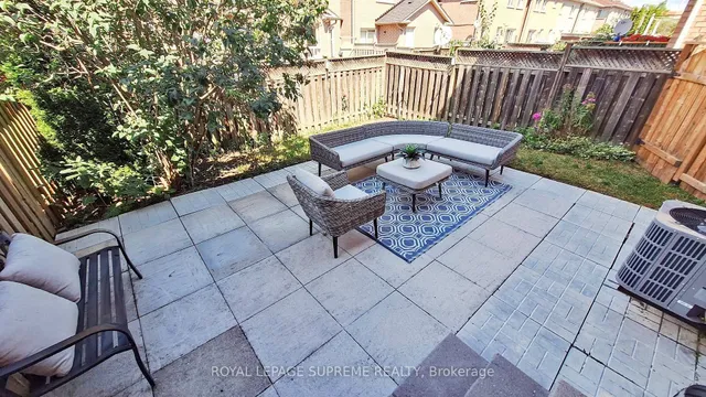 Additional image 33 of 32 Flatfield Terr