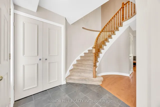 Additional image 19 of 72 Lacewood Cres