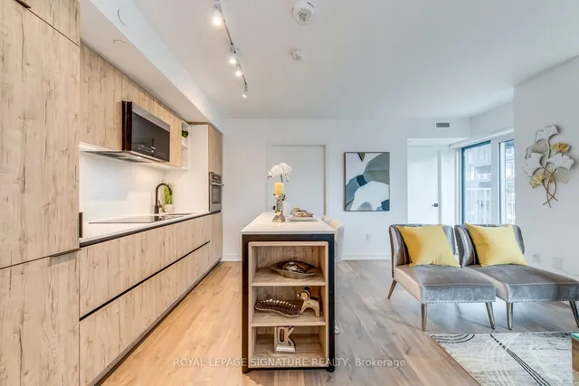 Additional image 7 of 2 Augusta Ave Unit 1003