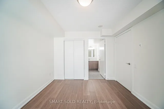 Additional image 41 of 2191 Yonge St Unit 901