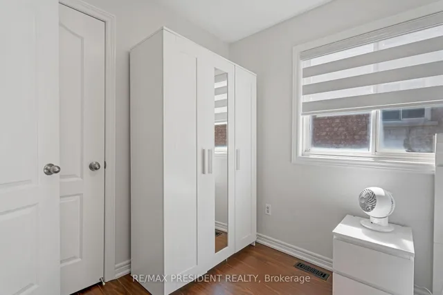 Additional image 23 of 823 Ledbury Cres