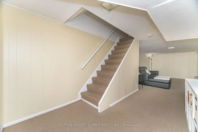 Additional image 18 of 552 PINEDALE Ave