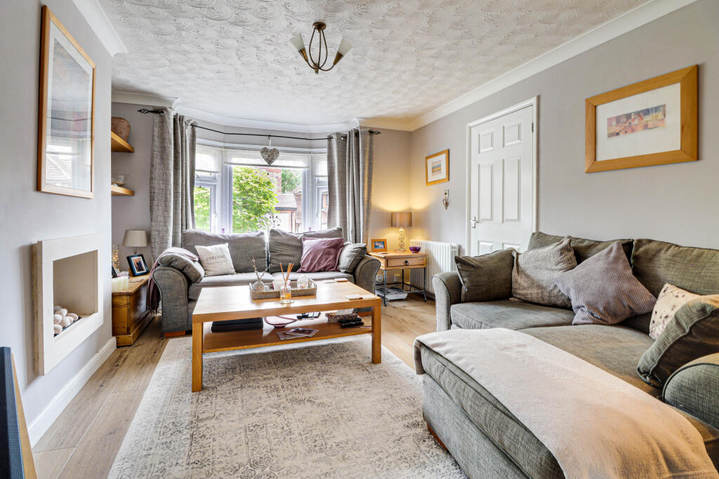 Additional image 2 of Springfield Crescent, Harpenden, Hertfordshire, AL5