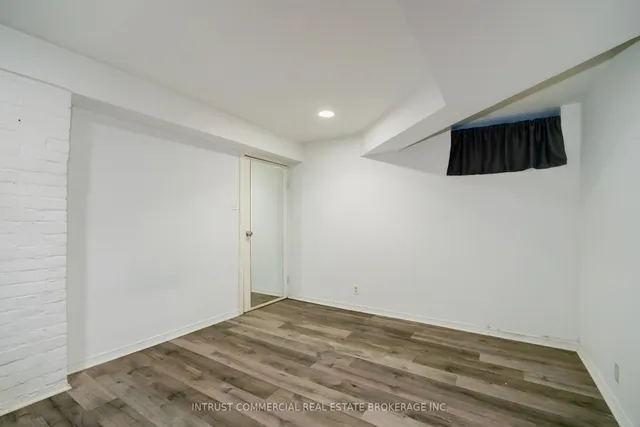 Additional image 33 of 382 Spadina Rd