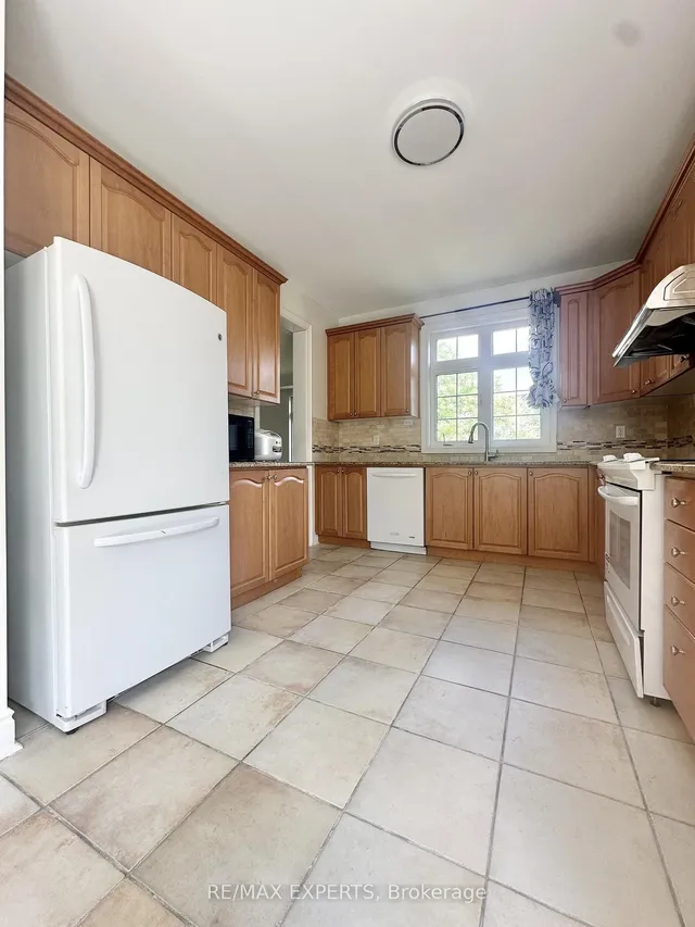 Additional image 10 of 2 Louvre Circ