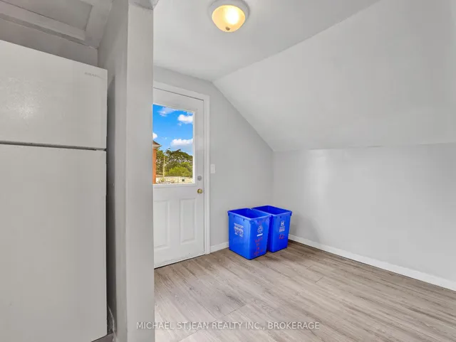 Additional image 24 of 110 Emerald St