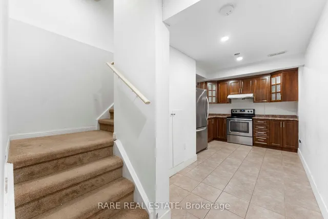 Additional image 40 of 953 Rigo Cross