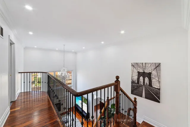 Additional image 23 of 18 Regis Circ