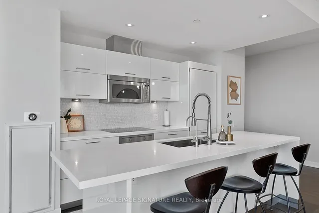 Additional image 8 of 90 Park Lawn Rd Unit 2005