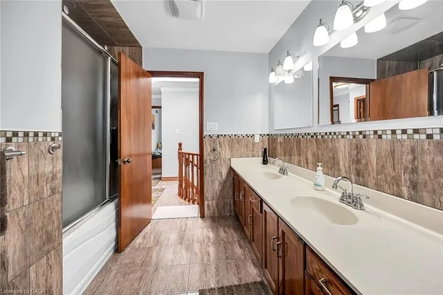 Additional image 23 of 140 Solomon Cres