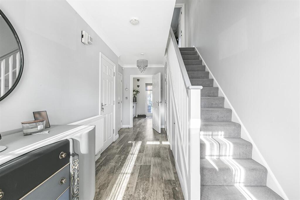 Additional image 5 of Beningfield Drive, London Colney, St. Albans