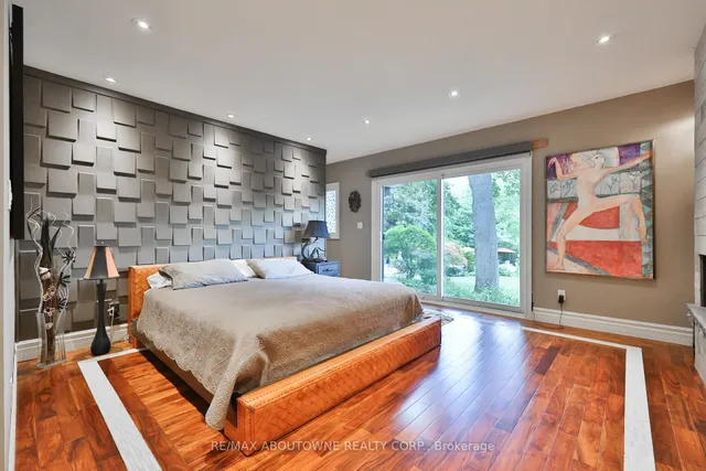 Additional image 40 of 24 School St