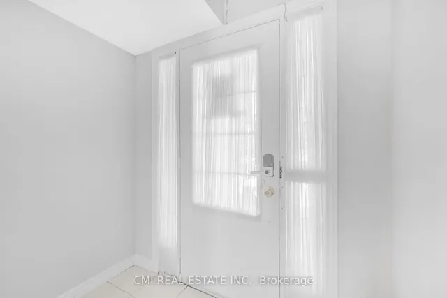 Additional image 4 of 21 Kayak Hts