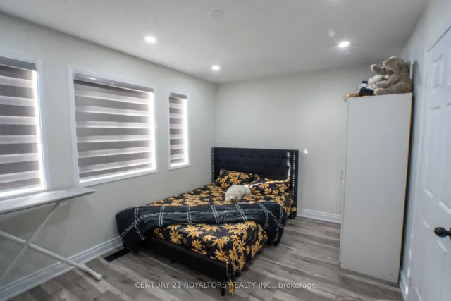 Additional image 24 of 28 Spadina Rd