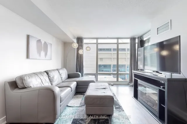 Additional image 3 of 81 Navy Wharf Crt Unit 901