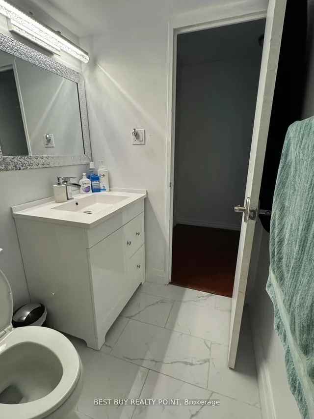 Additional image 24 of 15 La Rose Ave Unit 1007