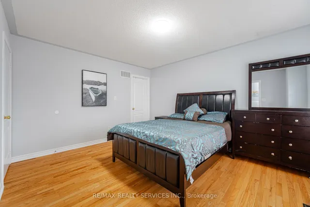 Additional image 30 of 27 Hardgate Cres
