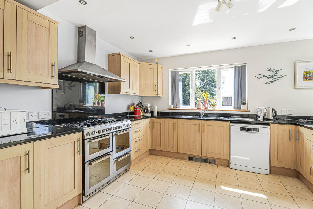 Additional image 9 of Selwyn Drive, Hatfield, AL10