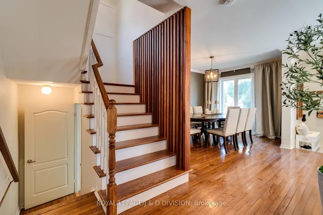 Additional image 7 of 2448 Capilano Cres